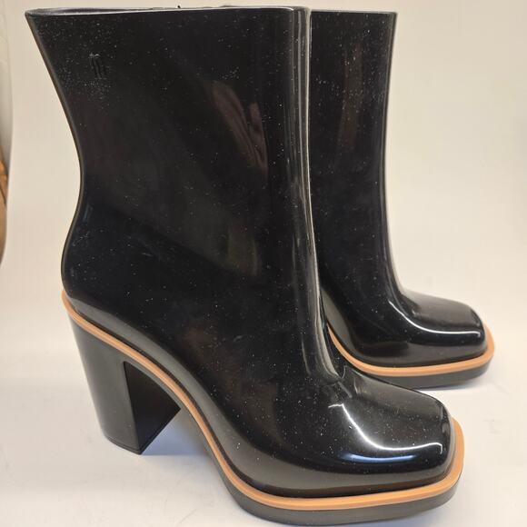 Melissa Classic Chunky Heel Waterproof Rain Boot in Black & Tan, US 8, EU 39 - Picture 4 of 10